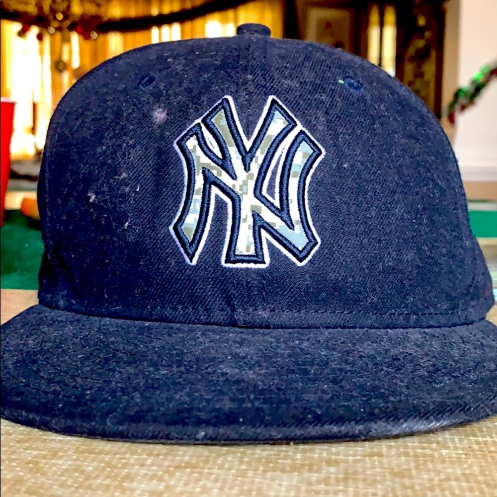 NY Yankees camouflage fitted cap